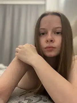 wrenlie online show from November 17, 7:30 pm