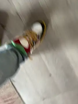 Snapshot of rayyymack chatting on March 19, 1:04 pm rayyymack online show from March 19, 1:04 pm