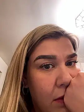 LolaBeretta online show from December 7, 1:14 am