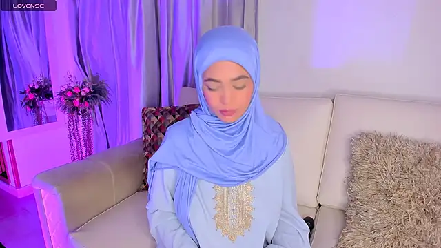 azzahara069 online show from February 25, 2:47 am