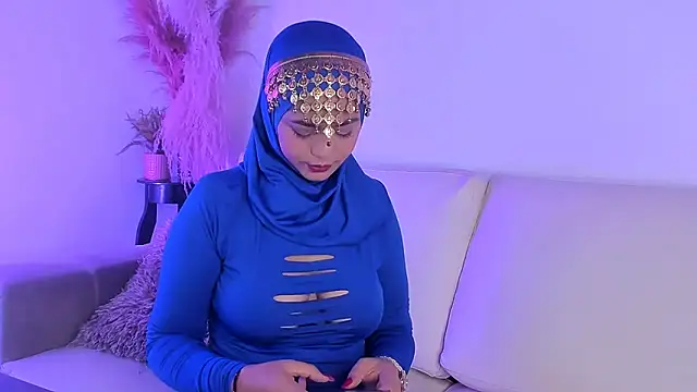 Snapshot of azzahara069 chatting on December 22, 5:43 pm azzahara069 online show from December 22, 5:43 pm