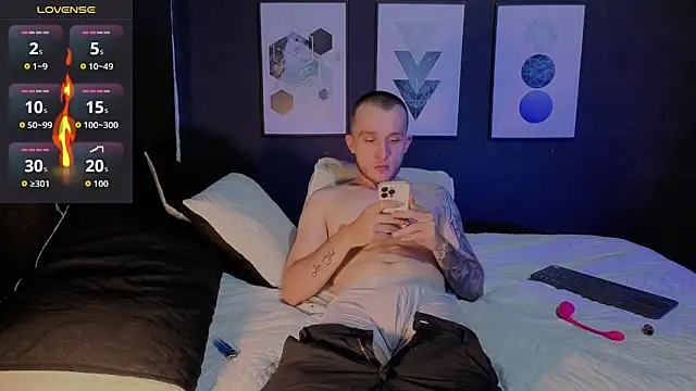 Snapshot of Dylanwhite23_ chatting on February 19, 3:46 am Dylanwhite23 online show from February 19, 3:46 am