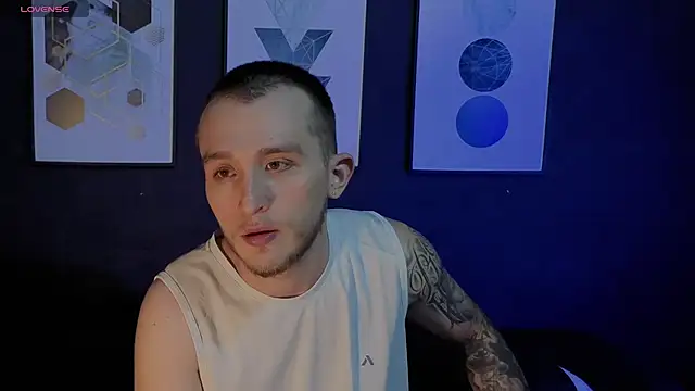 Snapshot of Dylanwhite23_ chatting on February 24, 11:36 pm Dylanwhite23 online show from February 24, 11:36 pm