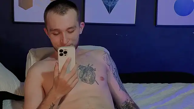 Snapshot of Dylanwhite23_ chatting on February 27, 1:27 am Dylanwhite23 online show from February 27, 1:27 am