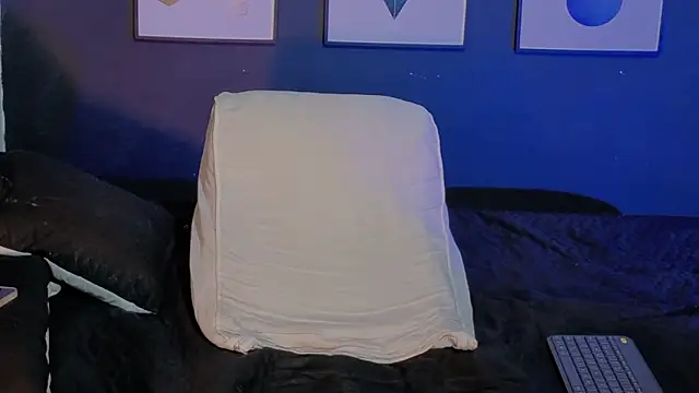 Dylanwhite23  online show from March 3, 1:56 am