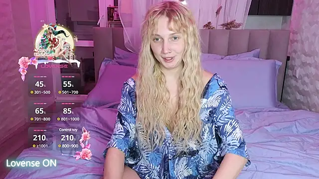 GoodGirl0024 online show from February 23, 7:49 pm