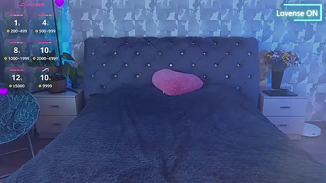 SuzannaWild online show from September 22, 7:43 am