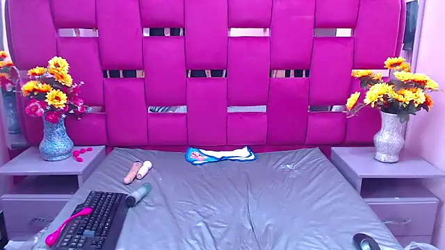 Lya Anal online show from January 8, 9:00 am