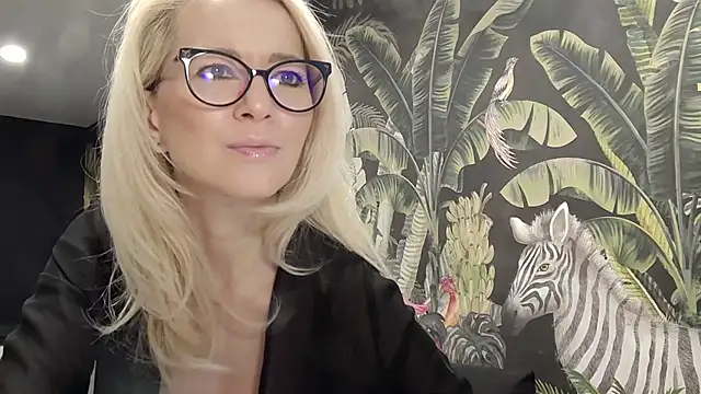 Snapshot of carla88 chatting on March 26, 10:32 am carla88 online show from March 26, 10:32 am