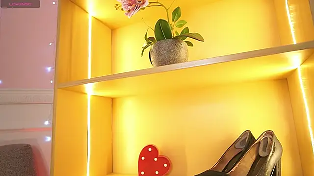 Anybuny online show from November 17, 12:33 pm