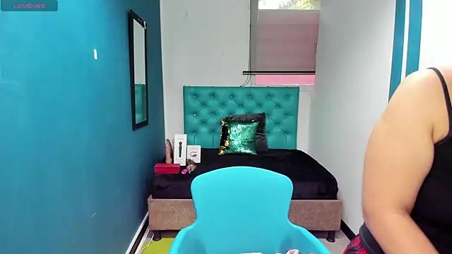 ArielleJones online show from December 4, 12:14 pm