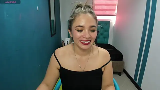 ArielleJones online show from December 4, 6:28 pm