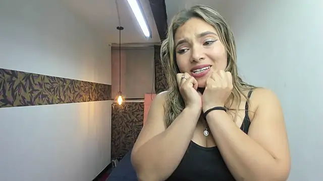 ArielleJones online show from January 30, 6:00 pm