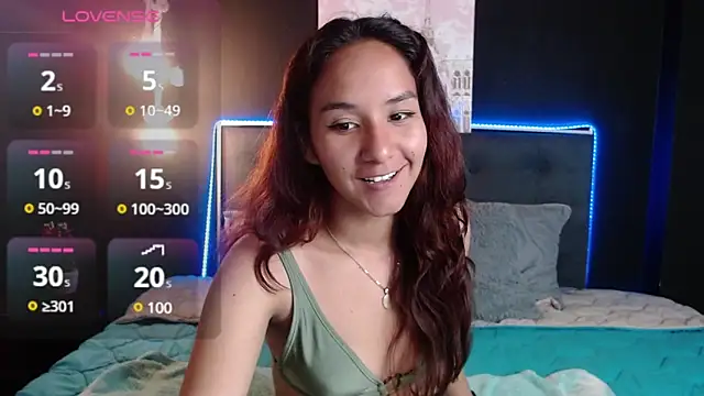 Snapshot of PoisonIvy15_ chatting on December 23, 1:51 am PoisonIvy15  online show from December 23, 1:51 am