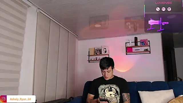 ashely ryan24 online show from February 3, 11:43 pm