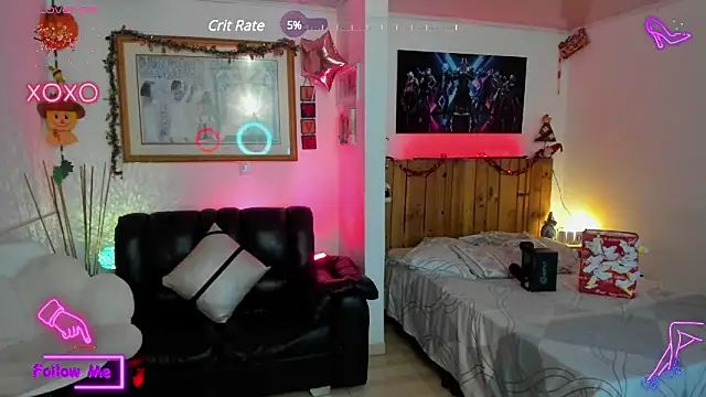 LauGrayJ online show from February 9, 5:40 am