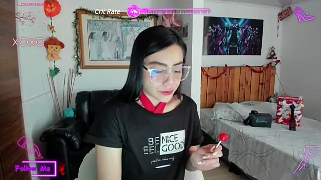 LauGrayJ online show from February 19, 8:52 pm