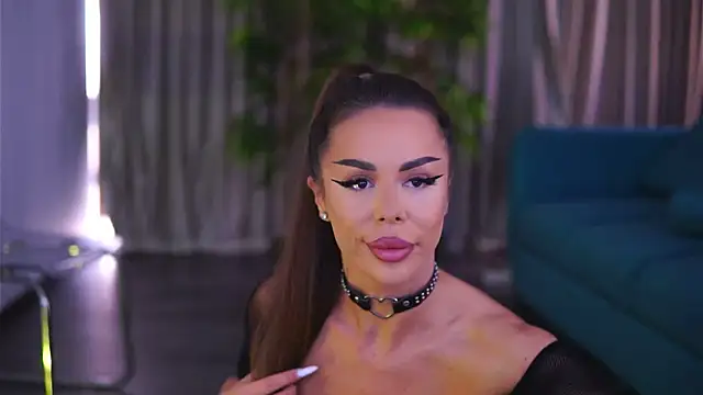 MissKiarra online show from March 9, 8:51 am