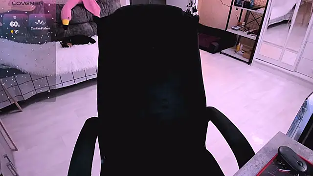 NaniMoore online show from January 8, 9:21 am