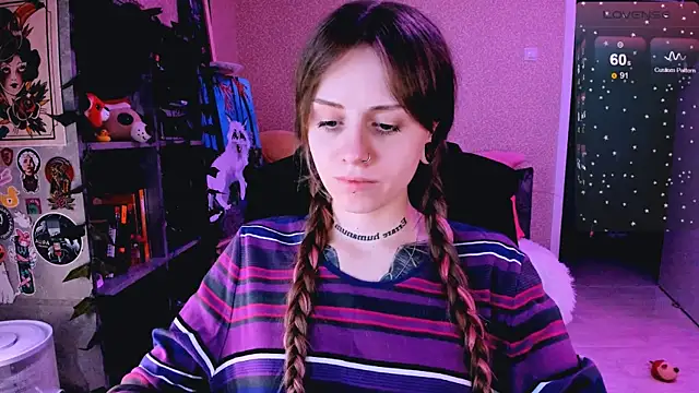 NaniMoore online show from March 16, 2:32 am