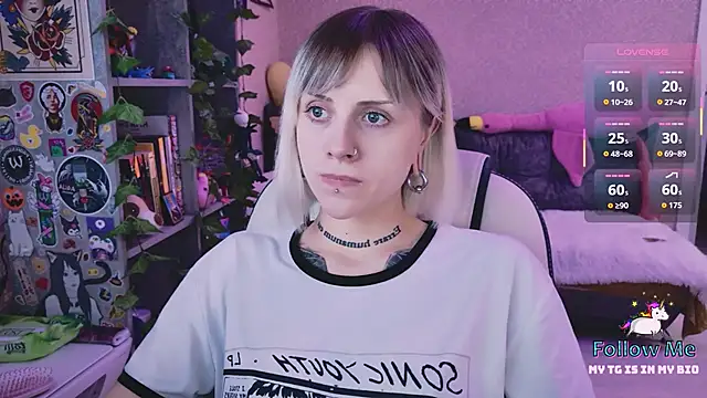 NaniMoore online show from April 11, 8:02 pm