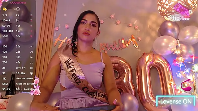 Thayssa ross online show from April 15, 3:30 pm