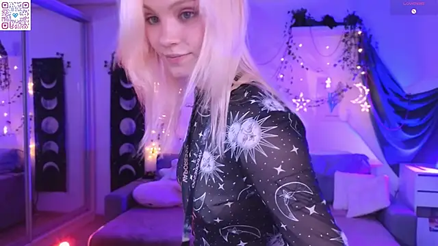 Moonlight Mia online show from April 10, 7:40 pm