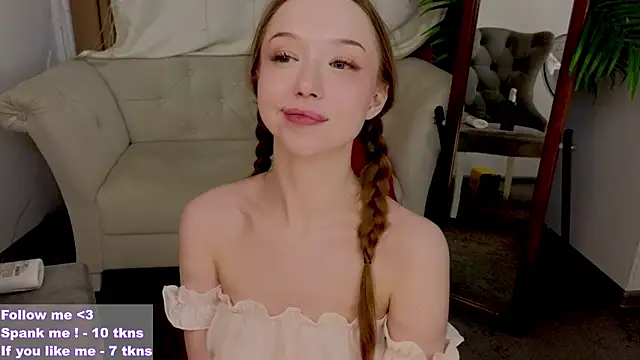 Snapshot of VioletMills chatting on January 17, 2:29 am VioletMills online show from January 17, 2:29 am