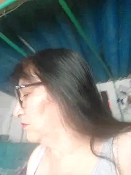 clarita 01 online show from March 28, 2:49 pm