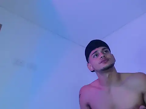 Snapshot of Alex_ThomsonXxX chatting on January 14, 2:44 pm Alex ThomsonXxX online show from January 14, 2:44 pm