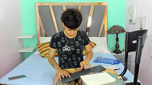 Ethan lennox online show from December 2, 8:15 pm