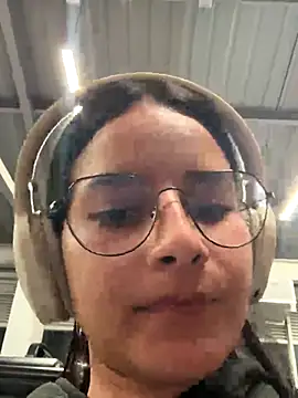  vaness online show from November 25, 6:24 am