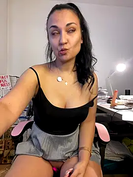 Snapshot of AlexandraRand chatting on September 16, 6:14 am AlexandraRand online show from September 16, 6:14 am