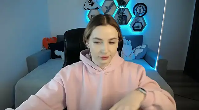 SabrinViolet online show from February 9, 9:05 am