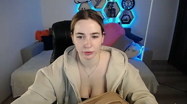 SabrinViolet online show from February 19, 9:06 am