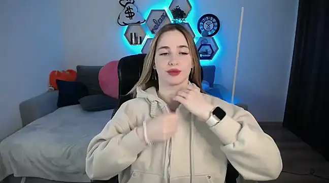 SabrinViolet online show from March 18, 9:09 am