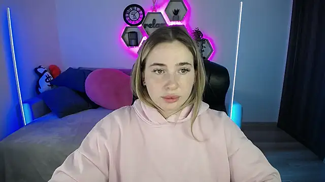 SabrinViolet online show from September 19, 8:16 am