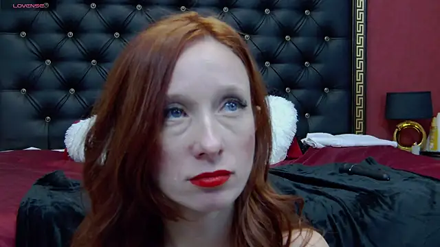 AnneHove online show from December 16, 9:03 am