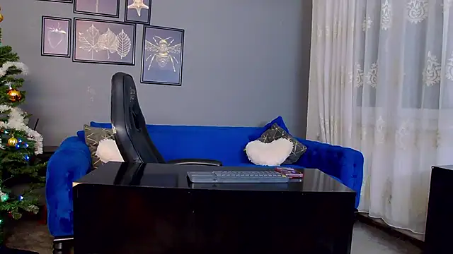 AnneHove online show from December 18, 3:56 am