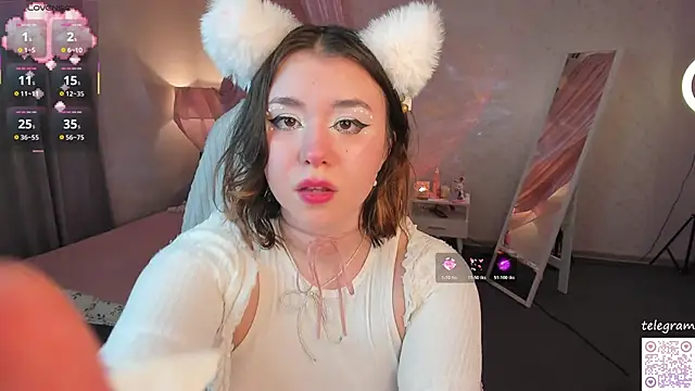 lilly Cherry  online show from November 5, 11:21 am