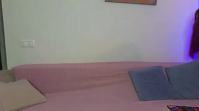 Snapshot of MaxMia chatting on February 19, 6:53 am MaxMia online show from February 19, 6:53 am