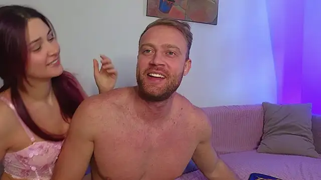 Snapshot of MaxMia chatting on February 20, 6:37 am MaxMia online show from February 20, 6:37 am