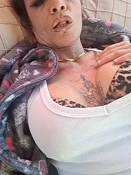 vampvanna23 online show from April 6, 4:19 pm