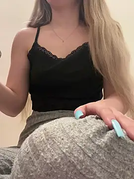 Snapshot of Holly-Glamour chatting on March 21, 5:54 am Holly-Glamour online show from March 21, 5:54 am