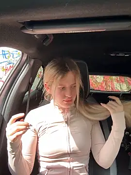 Holly-Glamour online show from April 16, 12:28 pm