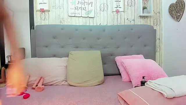 Snapshot of Antonella_Montanari chatting on March 2, 11:31 pm Antonella Montanari online show from March 2, 11:31 pm