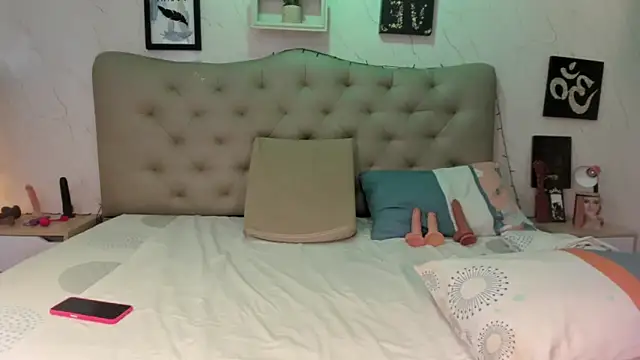 Antonella Montanari online show from March 28, 1:05 am