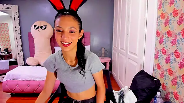 Iris Stone  online show from February 13, 6:16 pm