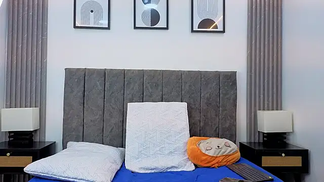 Snapshot of Luciana_Ortiz1 chatting on February 12, 1:17 pm Luciana Ortiz1 online show from February 12, 1:17 pm