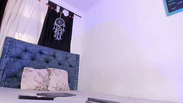 Snapshot of katia__dann chatting on December 1, 8:36 pm katia dann online show from December 1, 8:36 pm